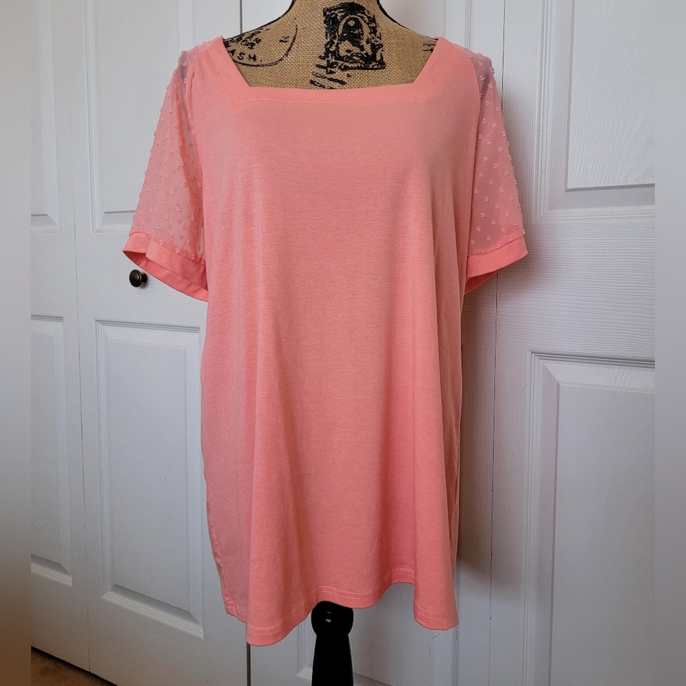 🍑 Women's Top